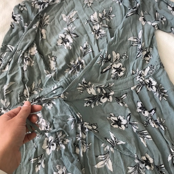 Daytrip Hi-Low Long-Sleeved Dress - Picture 6 of 7